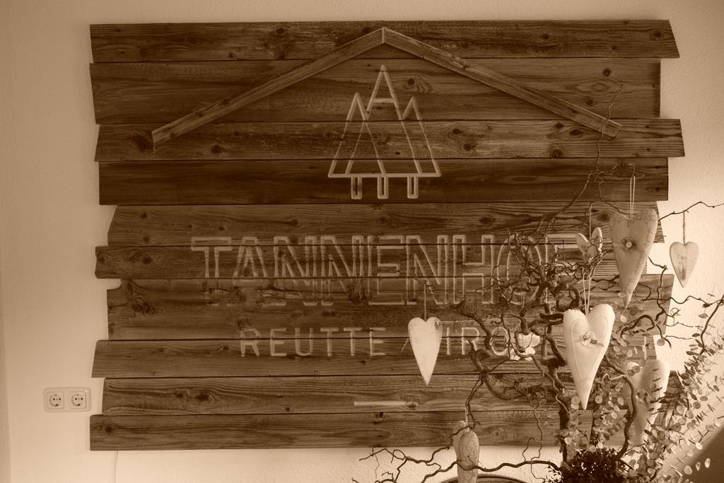 Der Tannenhof Hotel Reutte Exterior photo